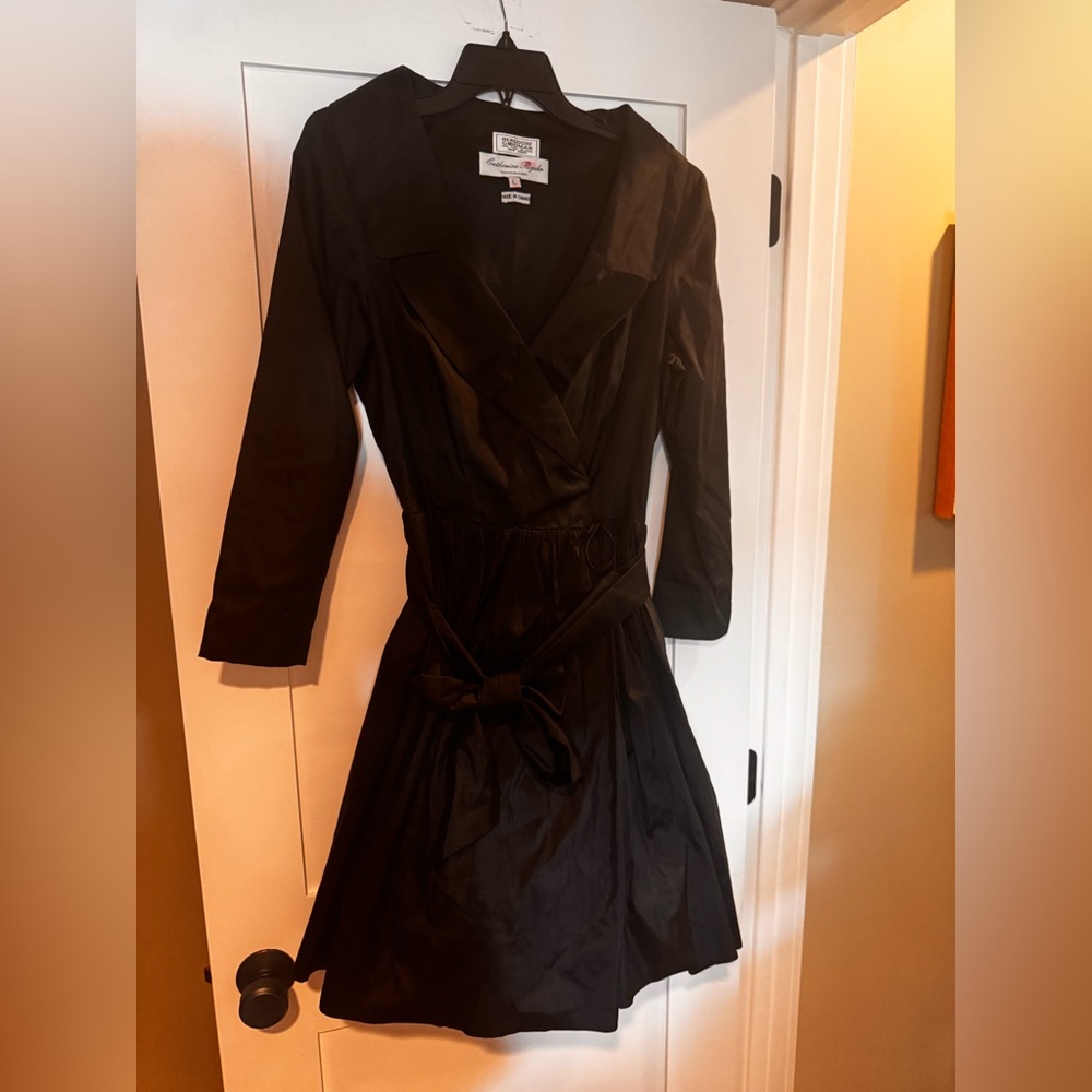 Excellent condition Elegant Black Long Sleeve Catherine Regehr Dress size large